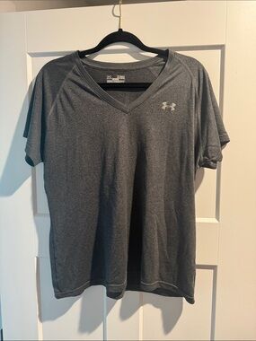 Women’s UA Vneck